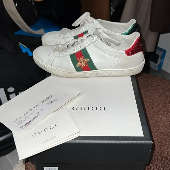 Buy Gucci White Ace Sneakers in Leather for Men in Saudi | Ounass